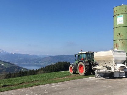 Bild 3:Kalkung und Düngung