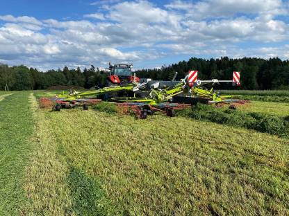 Bild 6:Siloschlauchpressen mit Agrarservice Strasser