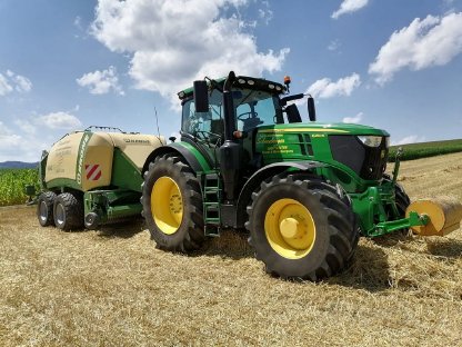 Bild 4:Getreide- und Alternativdrusch, Stroh pressen