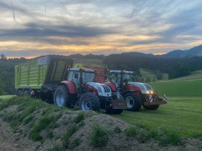 Bild 4:Siloschlauchpressen mit Agrarservice Strasser