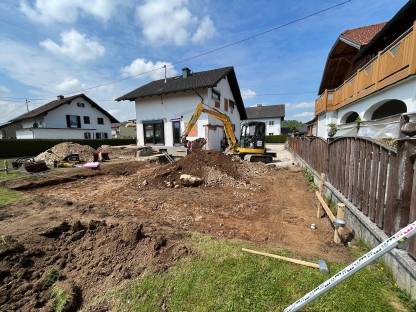 Bild 5:Baggerungen/Transport/Vermietung