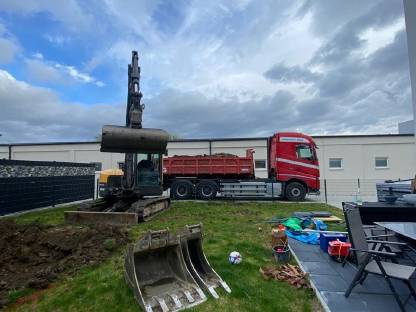 Bild 7:Erdbewegung & Transporte