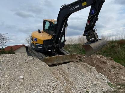 Bild 4:Erdbewegung & Transporte