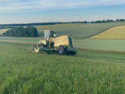 Bild 4:Mähen /Mulchen