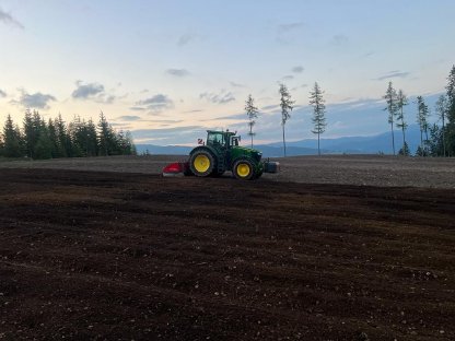 Bild 5:Fräs- und Rekultivierungsarbeiten