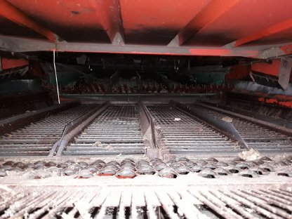 Bild 7:Mähdrescher Deutz-Fahr M1322H