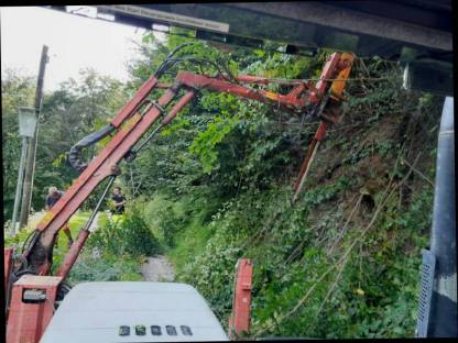 Bild 2:Biete Böschungsmulchen