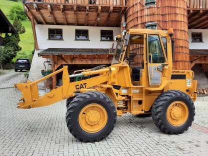 Bild 3:Radlader CAT 910