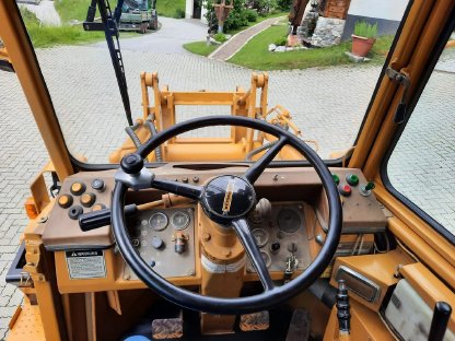 Bild 7:Radlader CAT 910