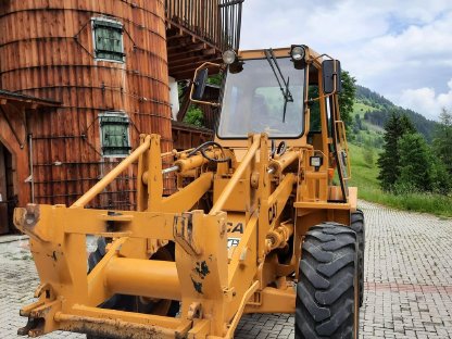 Bild 4:Radlader CAT 910