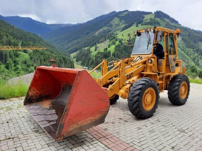 Bild 6:Radlader CAT 910