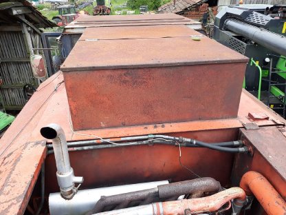 Bild 6:Mähdrescher Deutz-Fahr M1322H