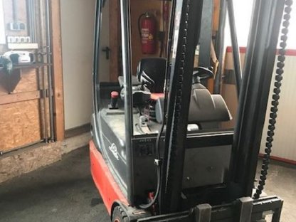 Bild 2:Linde Gabelstapler E16-C und E14