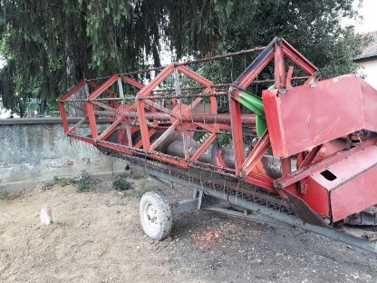 Bild 9:Mähdrescher Deutz-Fahr M1322H