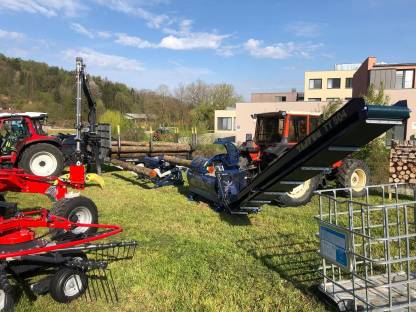 Bild 3:Lohnspalten mittels Sägespaltautomat