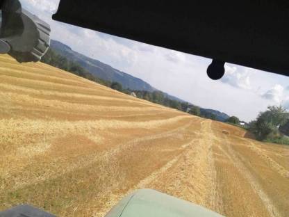 Bild 3:Quaderballen pressen - 51 Messer und Vorbauhäcksler