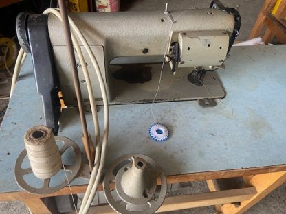 Bild 2:Pfaff Industrienähmaschine