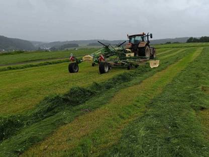 Bild 3:Lohnarbeiten Schwaden