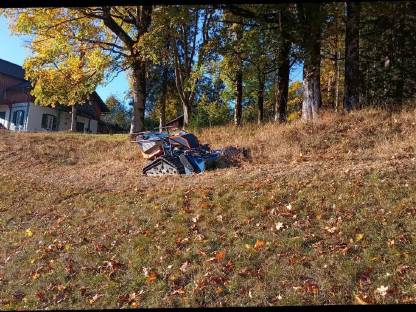 Bild 3:Wir bieten Mulcharbeiten aller Art an! mit Dem Irus Deltrak