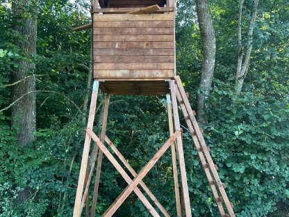 Bild 2:Rundumblick-Kanzel 300 cm, viele Reviereinrichtungen