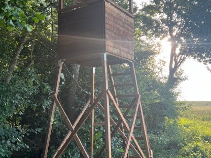 Bild 4:Rundumblick-Kanzel 300 cm, viele Reviereinrichtungen