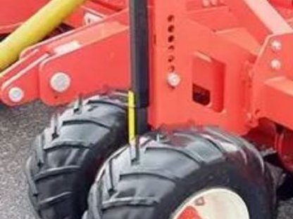 Bild 3:Zwillingsräder Maschio Fräse