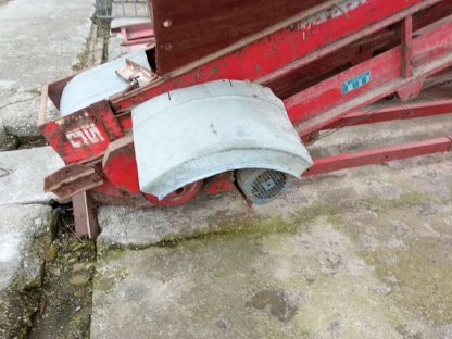 Bild 5:Pöttinger Master Förderband 12 m