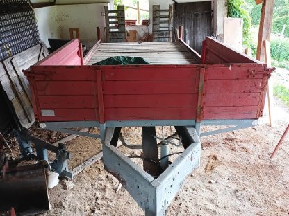 Bild 2:Anhänger Tieflader