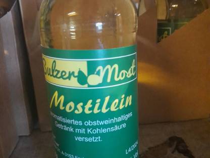 Bild 2:MOST SÄFTE Edelbrände Liköre frizzante