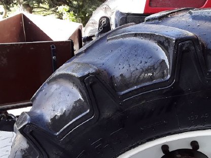 Bild 4:2 Stk. Kompletträder 340/85 R 28 mit Verstellfelge