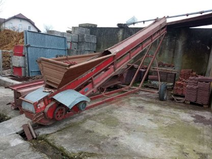 Bild 2:Pöttinger Master Förderband 12 m