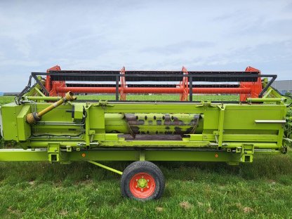 Bild 7:Claas Sonnenblumenschneidwerk