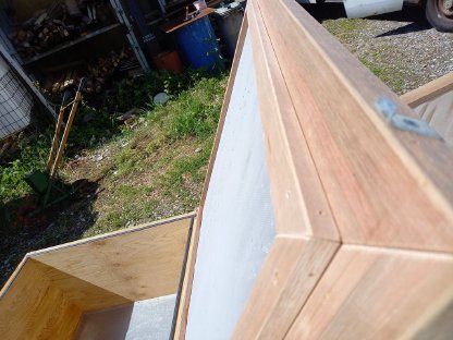 Bild 2:Saatboxen mit Lüftungsboden