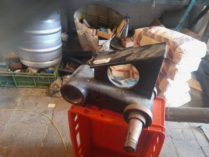 Bild 3:Caterpillar Ersatzteile