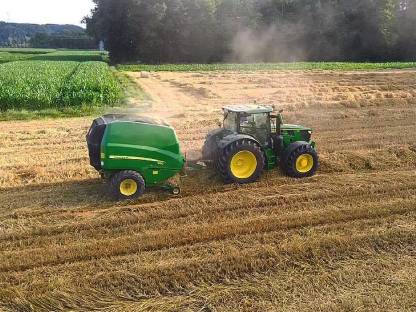 Bild 2:Stroh-Rund- und Quaderballen Ernte 2025