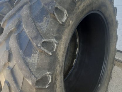 Bild 5:Traktorreifen Pirelli 600/65 R38