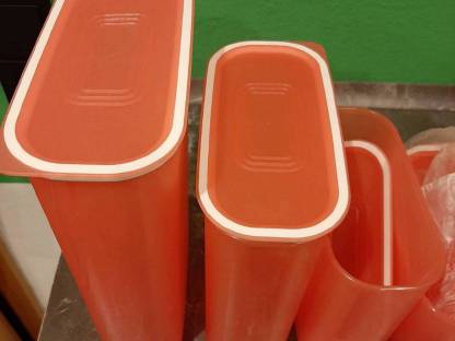 Bild 2:5 Vorratsdosen von Tupperware