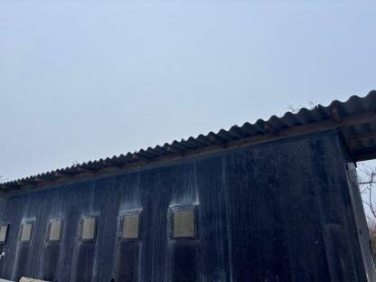 Bild 2:Lkw-Auflieger ohne Zulassung (für Tierhaltung etc.)