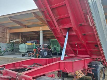 Bild 4:Schwarzmüller 2-Achs-Dreiseitenkipper