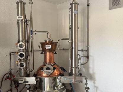 Bild 5:Schnapsbrennanlage