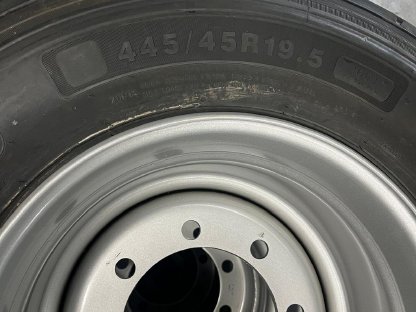 Bild 2:Komplettrad 445/45 R19.5