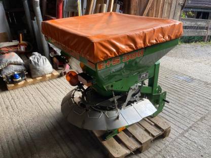 Bild 2:Salzstreuer & Schneeketten Amazone