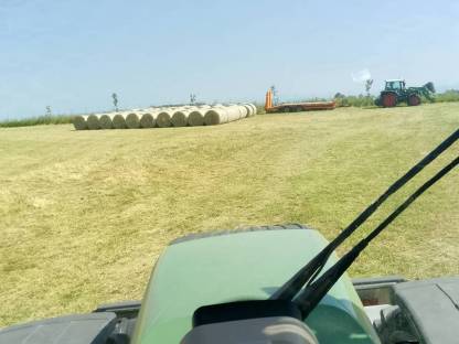 Bild 4:Vermiete Ballenanhänger Metallfach