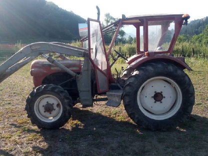 Bild 2:Lindner BF35A mit Frontlader