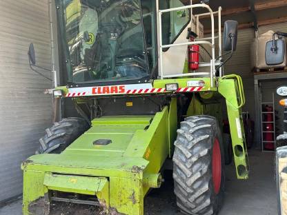 Claas Dominator 150