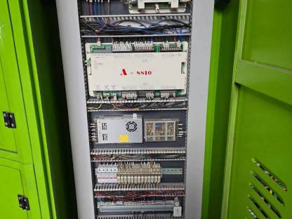 Bild 9:Apollo Kunststoff Blasformmaschine komplette Anlage ABLD 90