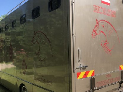 Bild 2:Pferde LKW DAF 65 210