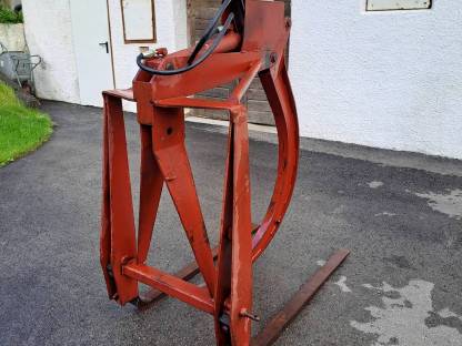 Bild 3:Gabelträger inkl. hydr. Holzzange
