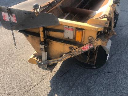 Bild 4:Streuwagen Splittstreuer