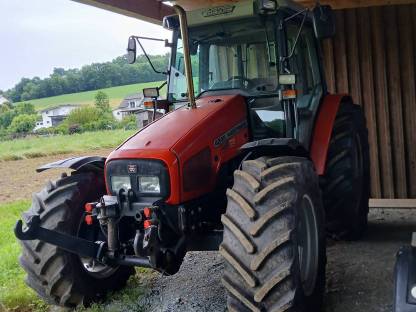 Massey Ferguson 4245
